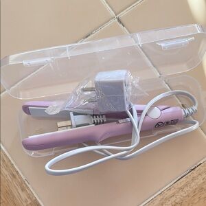 Compact Pink Hair Straightener